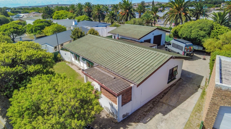 3 Bedroom Property for Sale in Middedorp Western Cape